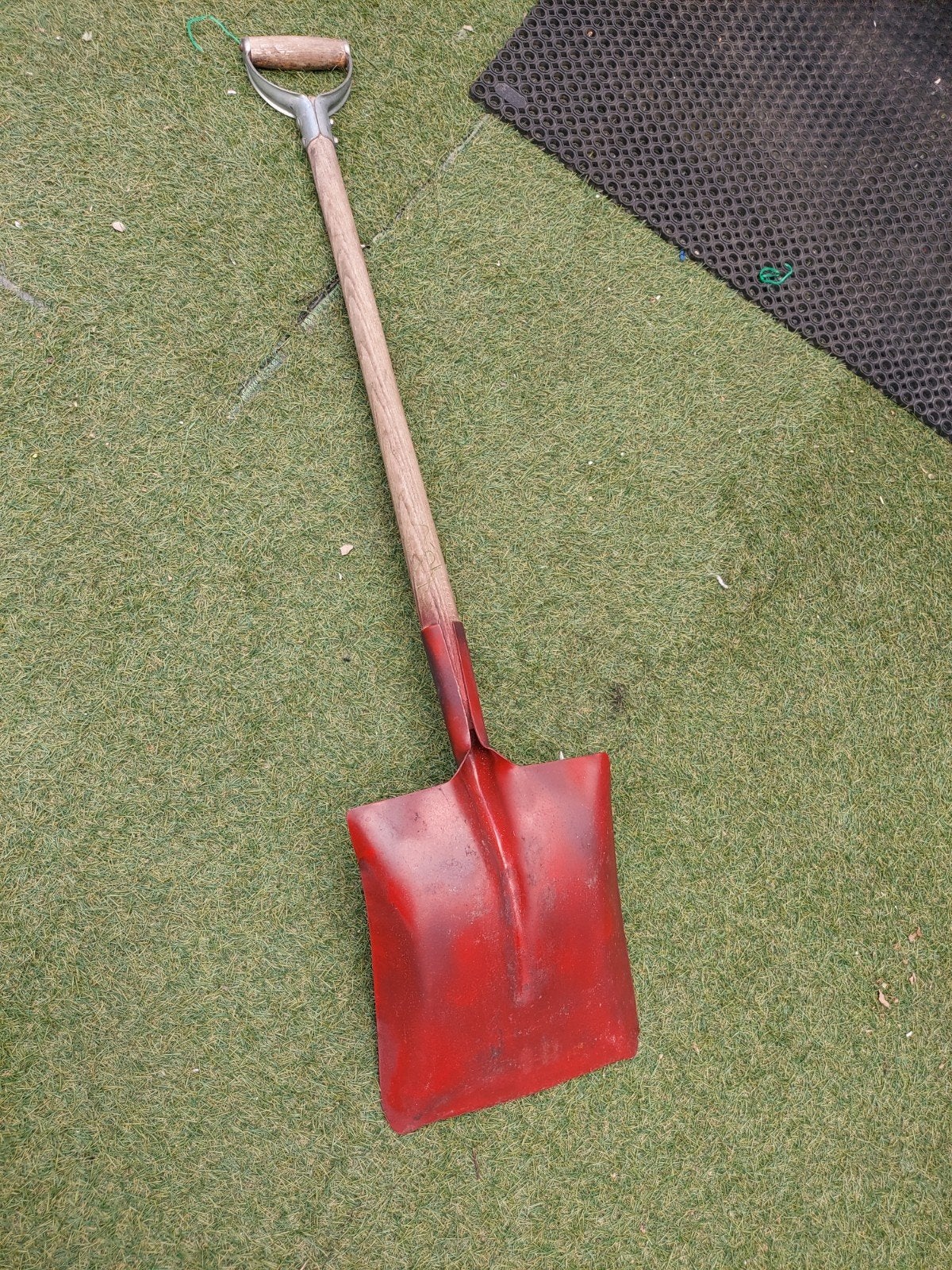 Rode schep met houten steel, Ophalen of Verzenden, Zo goed als nieuw, Overige typen