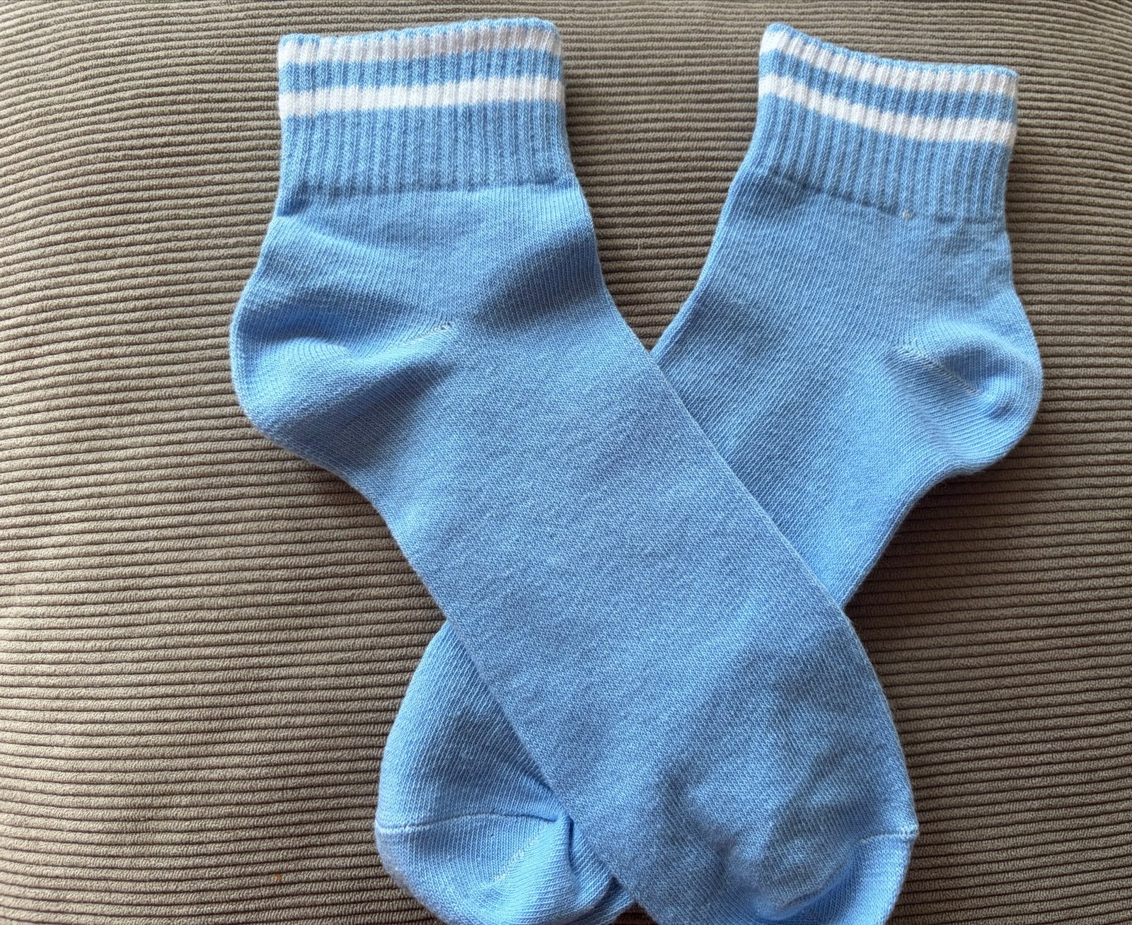 Lichtblauwe sokken met witte strepen, Kleding | Dames, Sokken en Kousen, Sokken en Kniesokken, Blauw, Overige maten, Ophalen of Verzenden