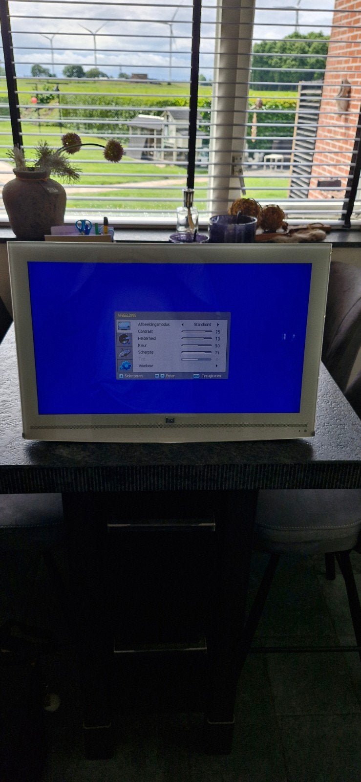 Dual dvd lcd reis tv 230 en 12 volt., Ophalen