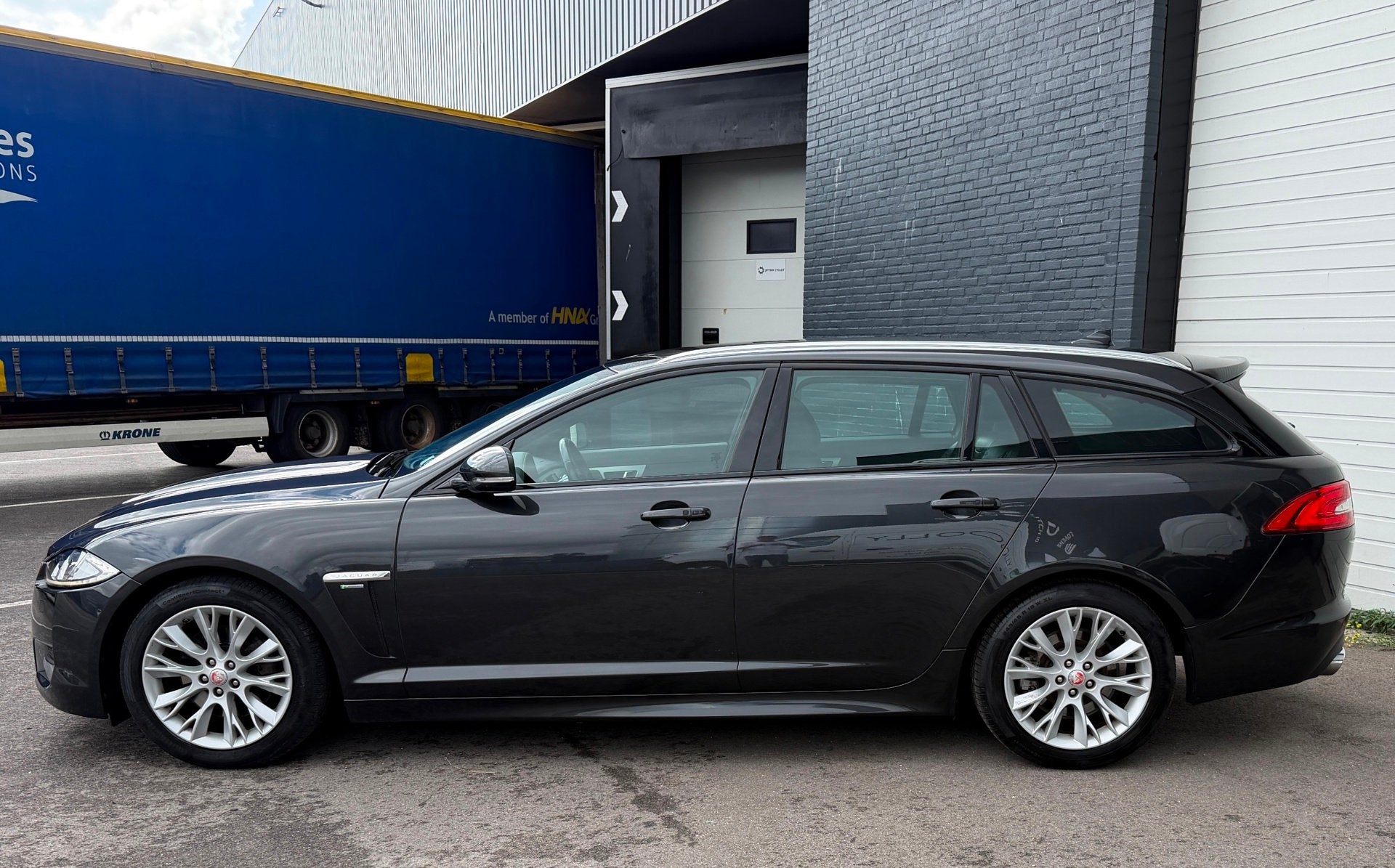 Jaguar XF Sportbrake 2.2D R-DESIGN/MEMORY/STUUR-STOELVERWARM, Automaat, Euro 5, Achterwielaandrijving, Gebruikt
