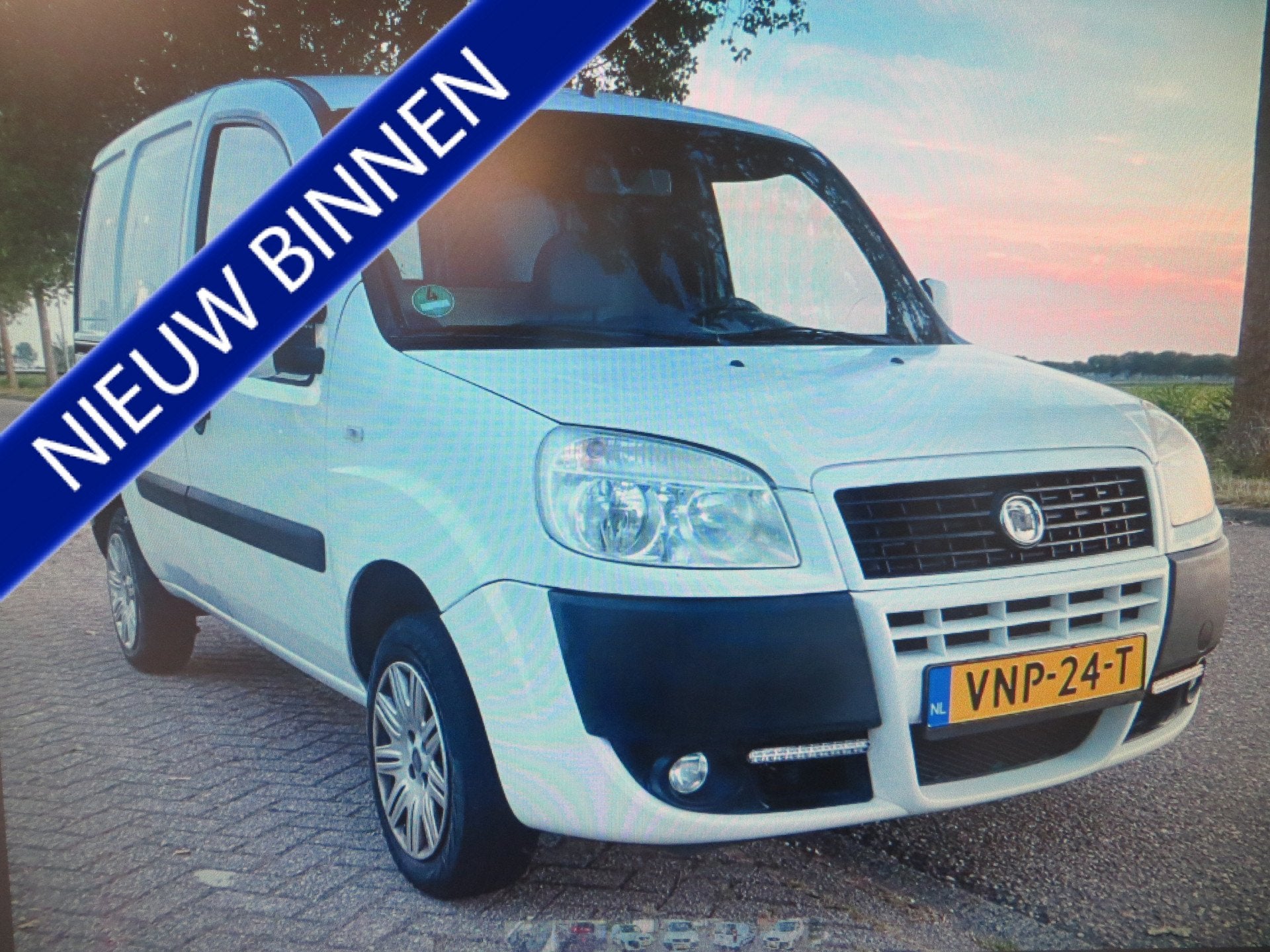Fiat FIAT DOBLO CARGO 1.6 BENZINE- ZEER NETTE AUTO!, Auto's, Centrale vergrendeling, 1596 cc, Stof, 4 cilinders