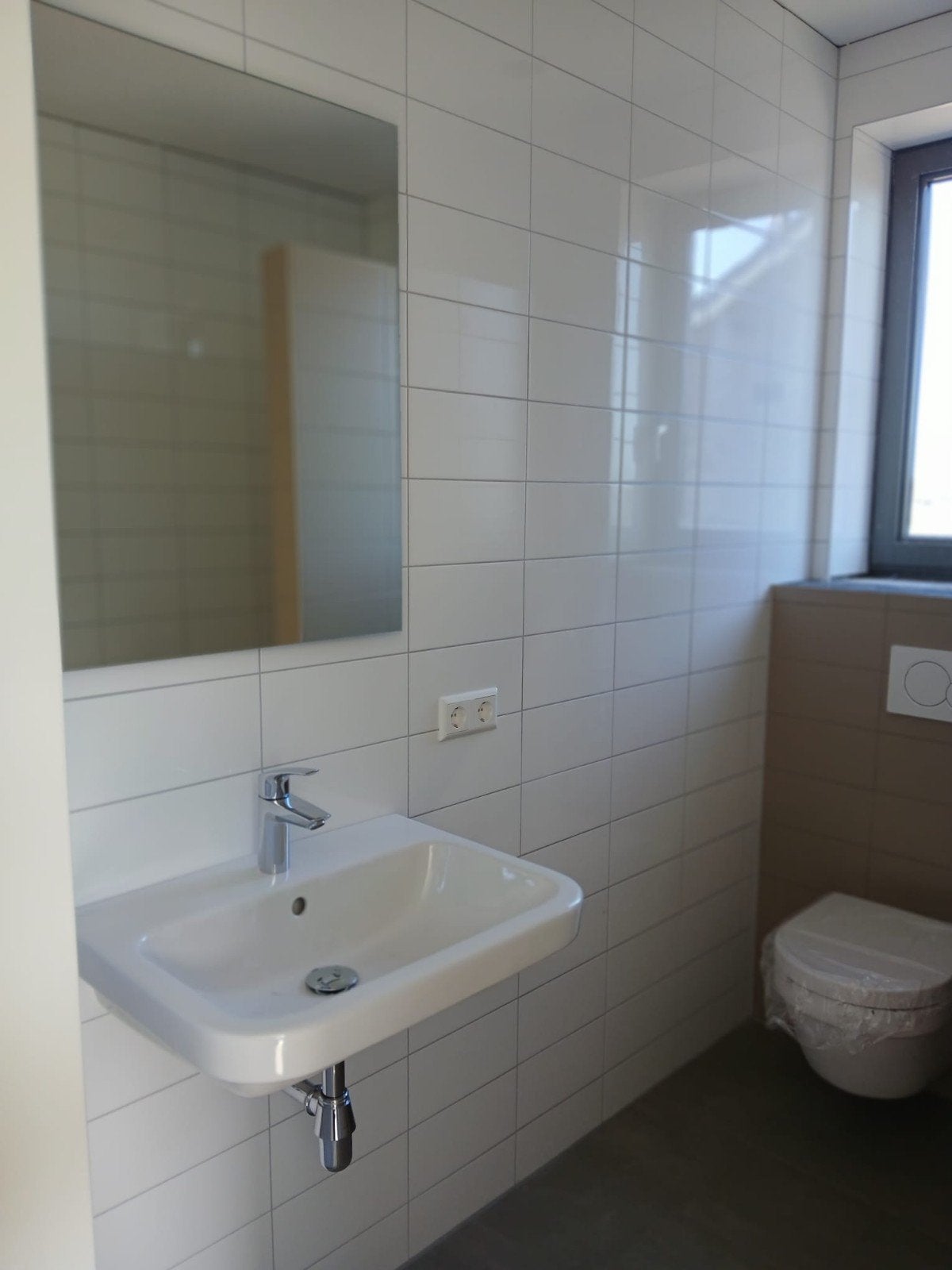 Villeroy & Boch Architecura (60x47cm) inclusief Viega Sifon, Doe-het-zelf en Verbouw, Sanitair, Ophalen, Nieuw, Steen, Wastafel
