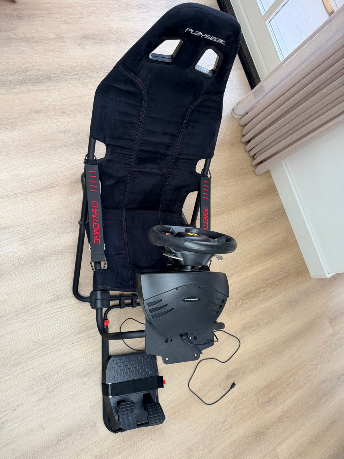 Playseat + ferrari stuur en pedalen, Spelcomputers en Games, Ophalen, Zo goed als nieuw