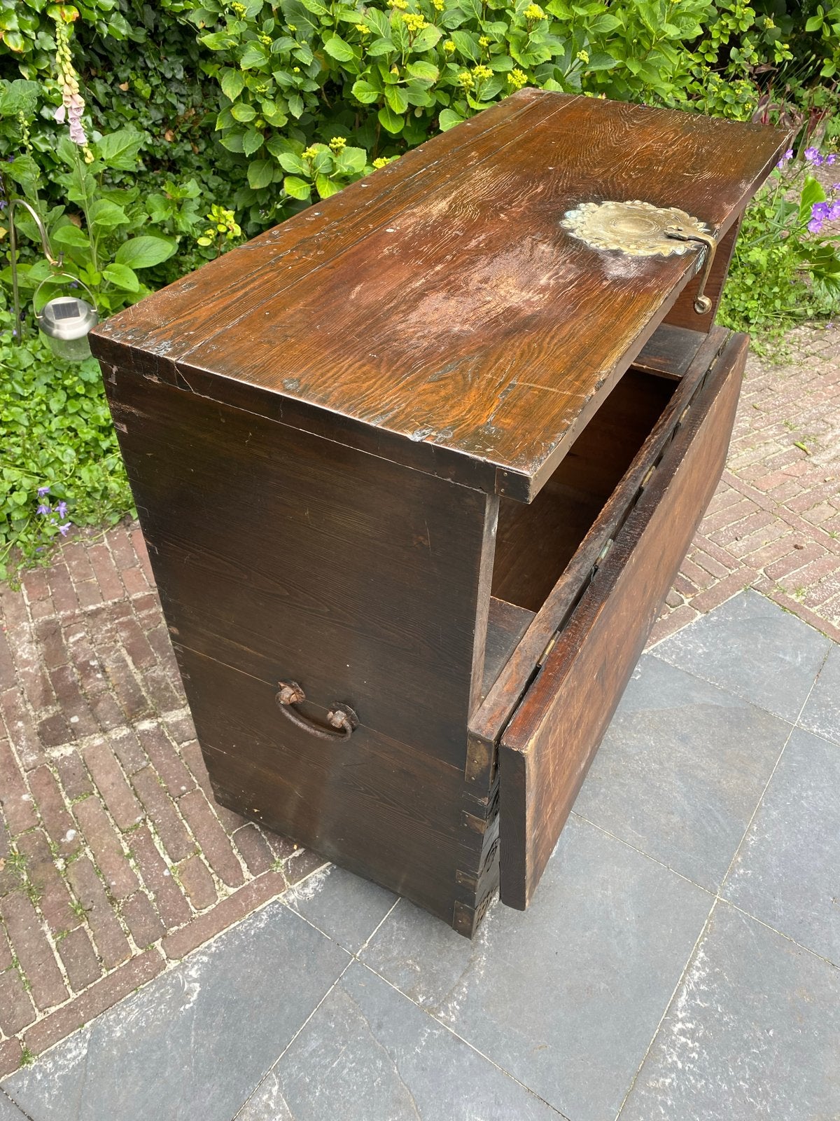 Antieke Koreaanse Bandaji kist, Ophalen