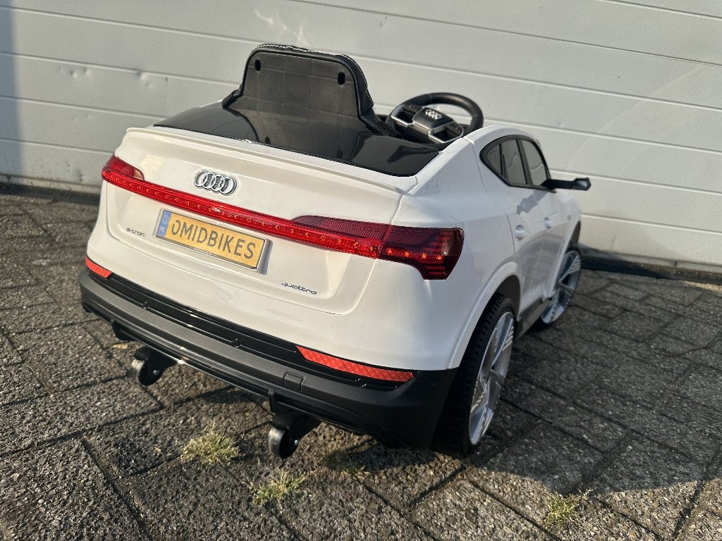 Audi E-tron 12v wit - Afstandsbediening - 4x4 - Leder - Rubb, Ophalen of Verzenden, Nieuw