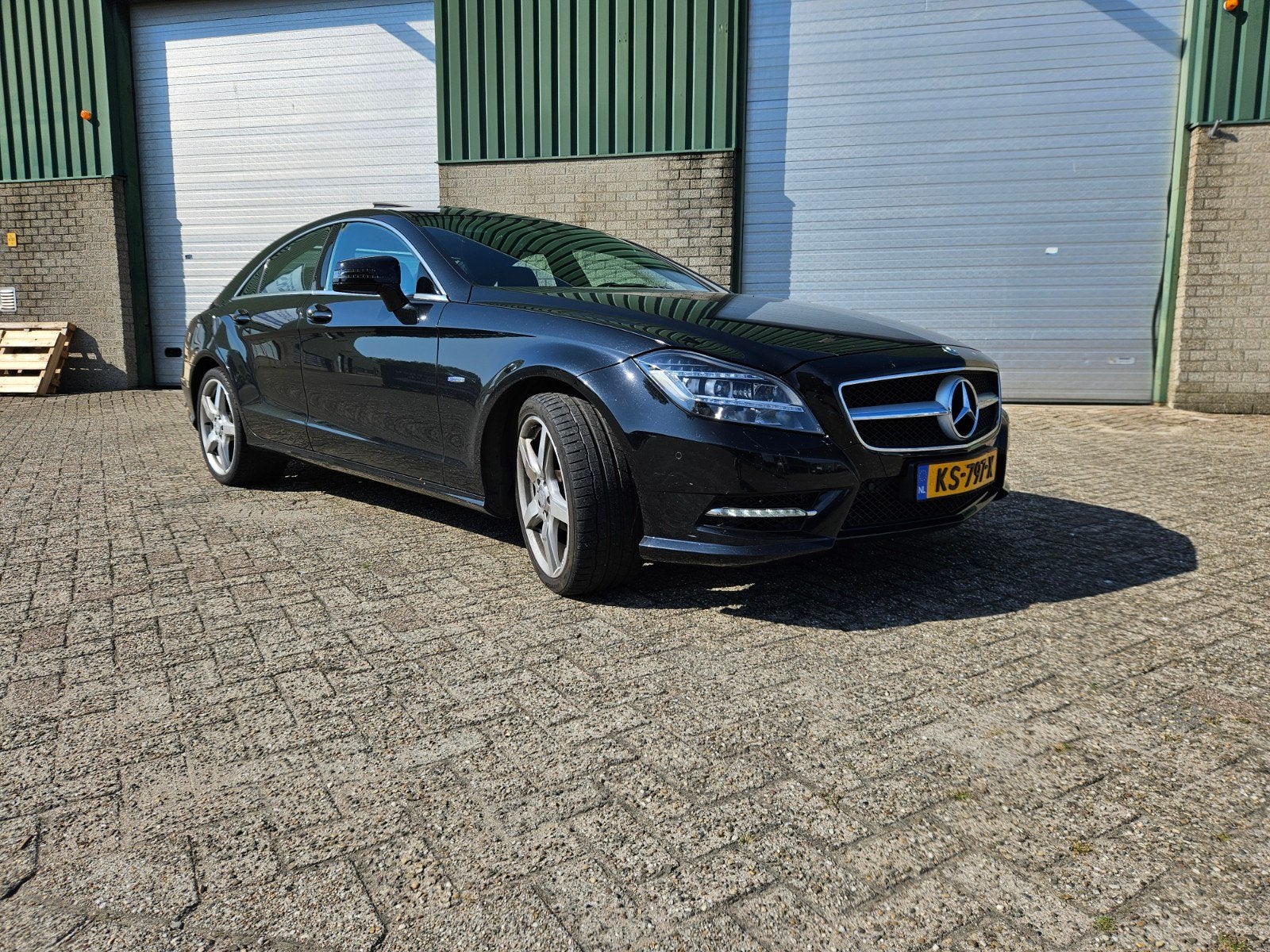 Mercedes-Benz CLS 350 AUT 2011 Zwart // NETTE AUTO, Auto's, Automaat, Achterwielaandrijving, 3500 cc, 4 stoelen