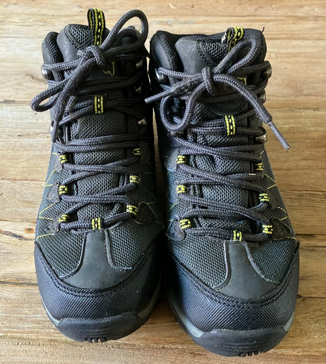 Donkergrijze bergschoenen maat 34 Wildebeast waterproof, Ophalen, Zo goed als nieuw, Schoenen