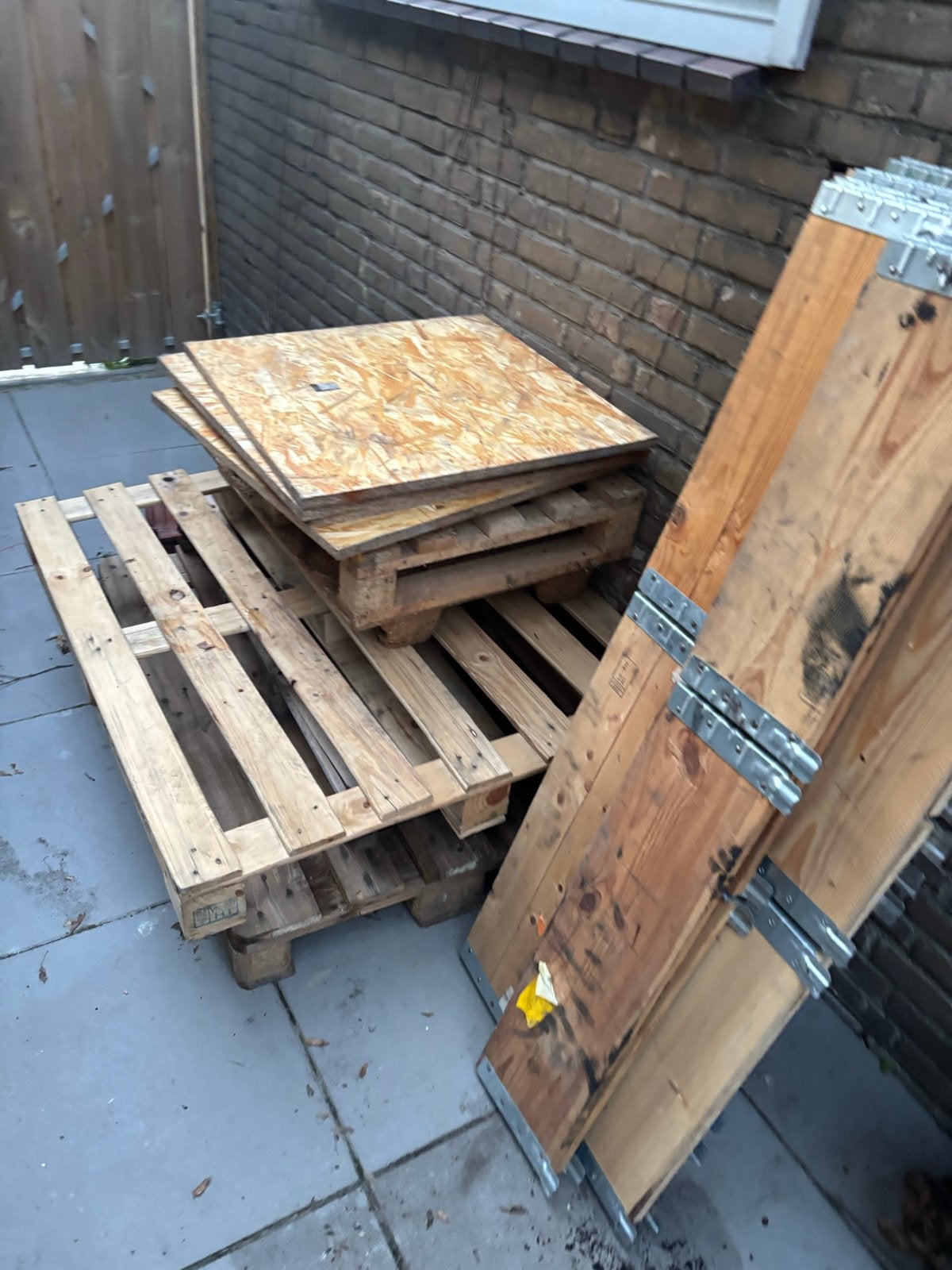 Brandhout: Pallets en Houten Platen, Minder dan 3 m³, Ophalen of Verzenden, Overige houtsoorten, Blokken