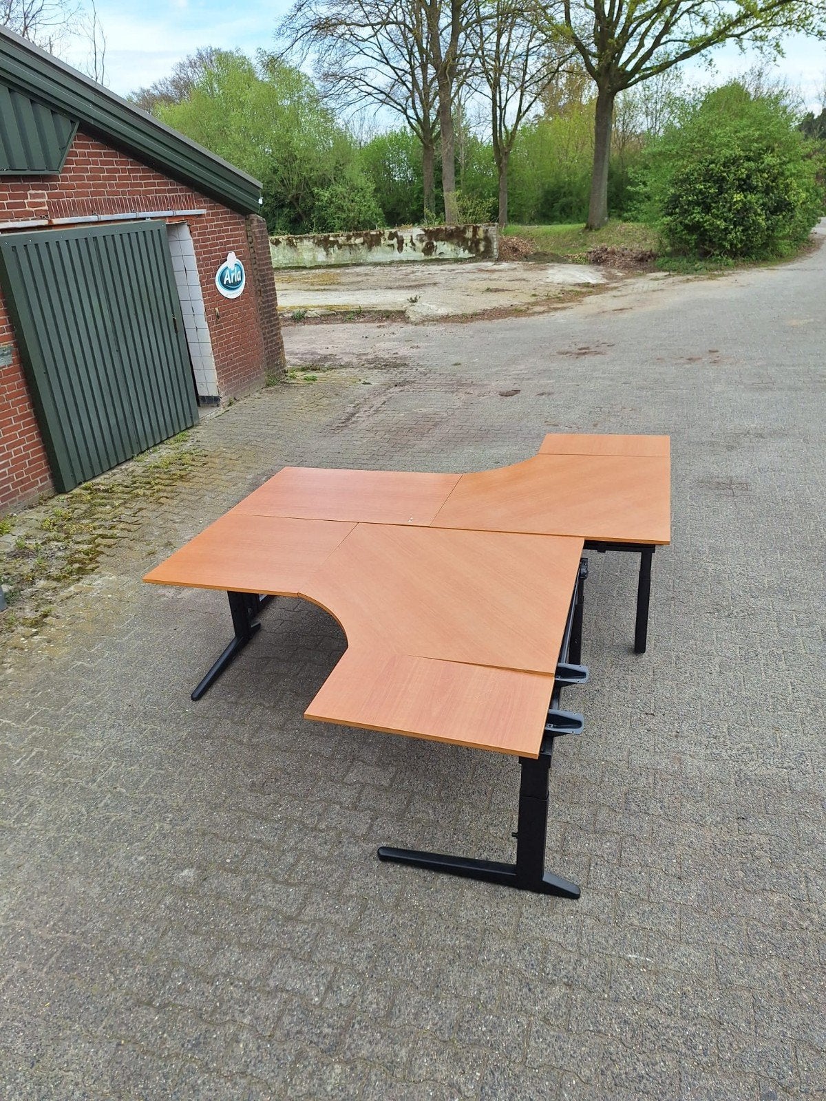 2x zeer stevig hoekbureau van Ahrend, Huis en Inrichting, Bureaus, Ophalen, Zo goed als nieuw, Ahrend, Hoekbureau