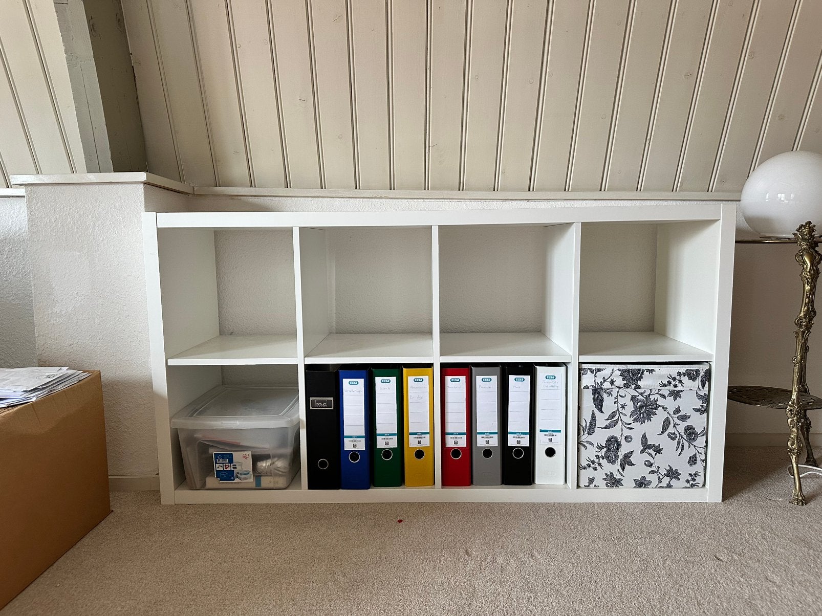 IKEA KALLAX 4x2 Shelf White in excellent condition, Ophalen of Verzenden, Zo goed als nieuw