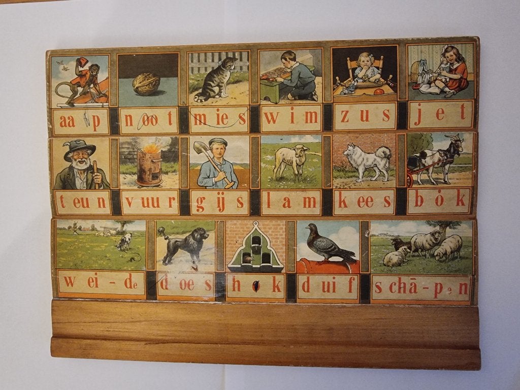 Hoogeveens Verbeterd Leesplankje met aap noot mies, Antiek en Kunst, Ophalen of Verzenden, Overige thema's
