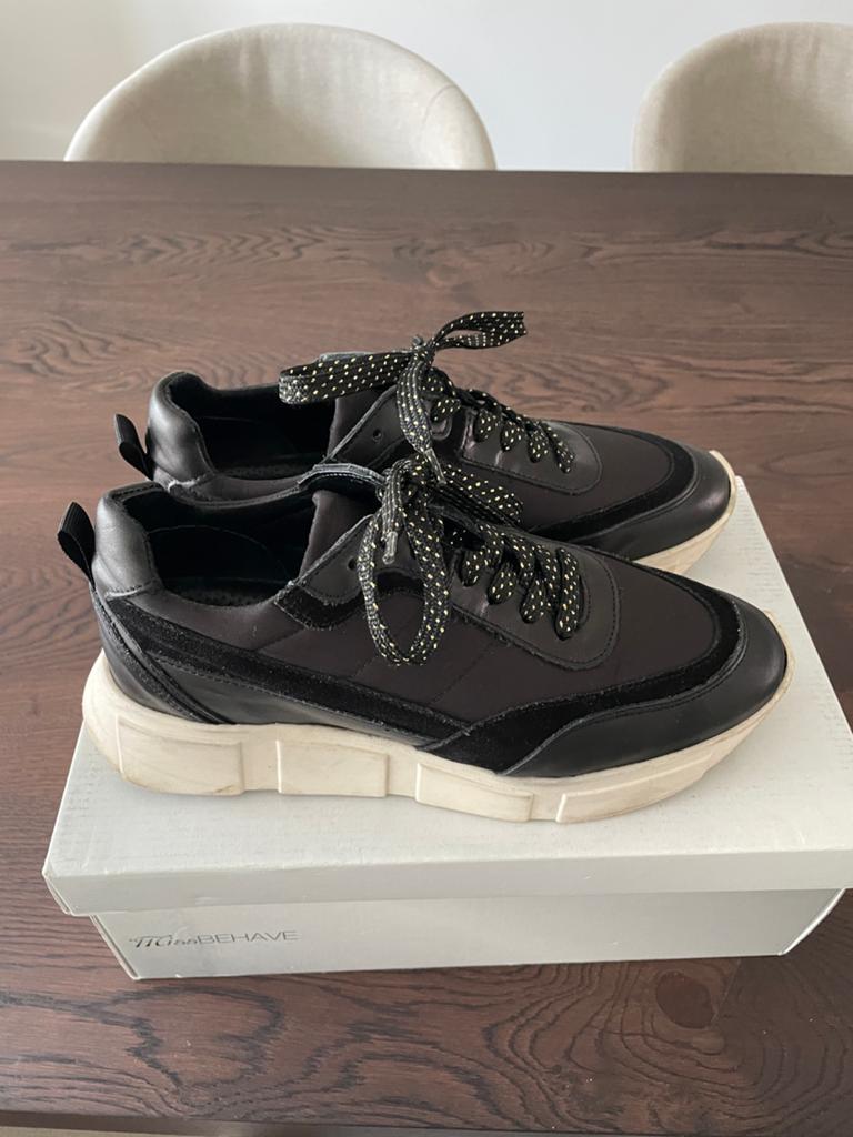 Sneakers Miss Behave, Zwart, Ophalen of Verzenden, Sneakers of Gympen, Zo goed als nieuw