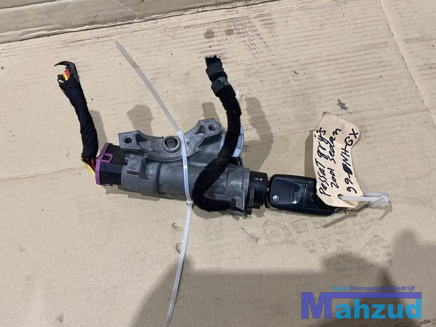 VW PASSAT 3B3 3B6 sleutel + contactslot deurslot, Gebruikt, Volkswagen, Volkswagen AG, Berliner Ring 2
38440  Wolfsburg, DE