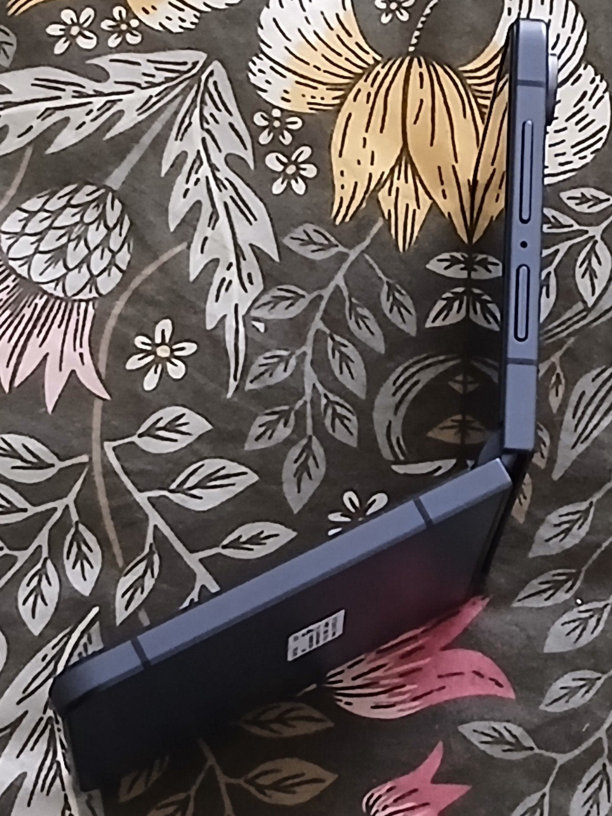 Foto 6 van Samsung Galaxy Z Flip8 – zo goed als nieuw – 2x opgeladen