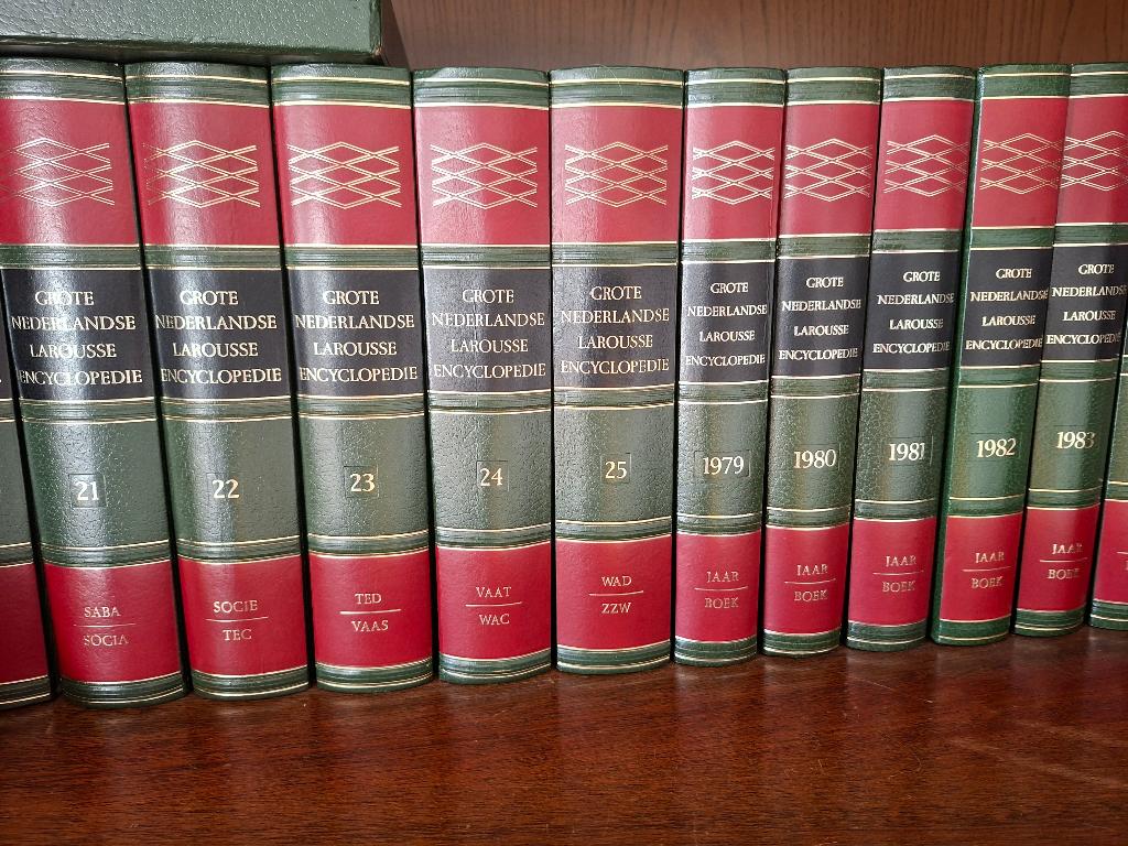 Grote nederlandse Larousse encyclopedie, Boeken, Encyclopedieën, Ophalen, Complete serie, Zo goed als nieuw, Algemeen