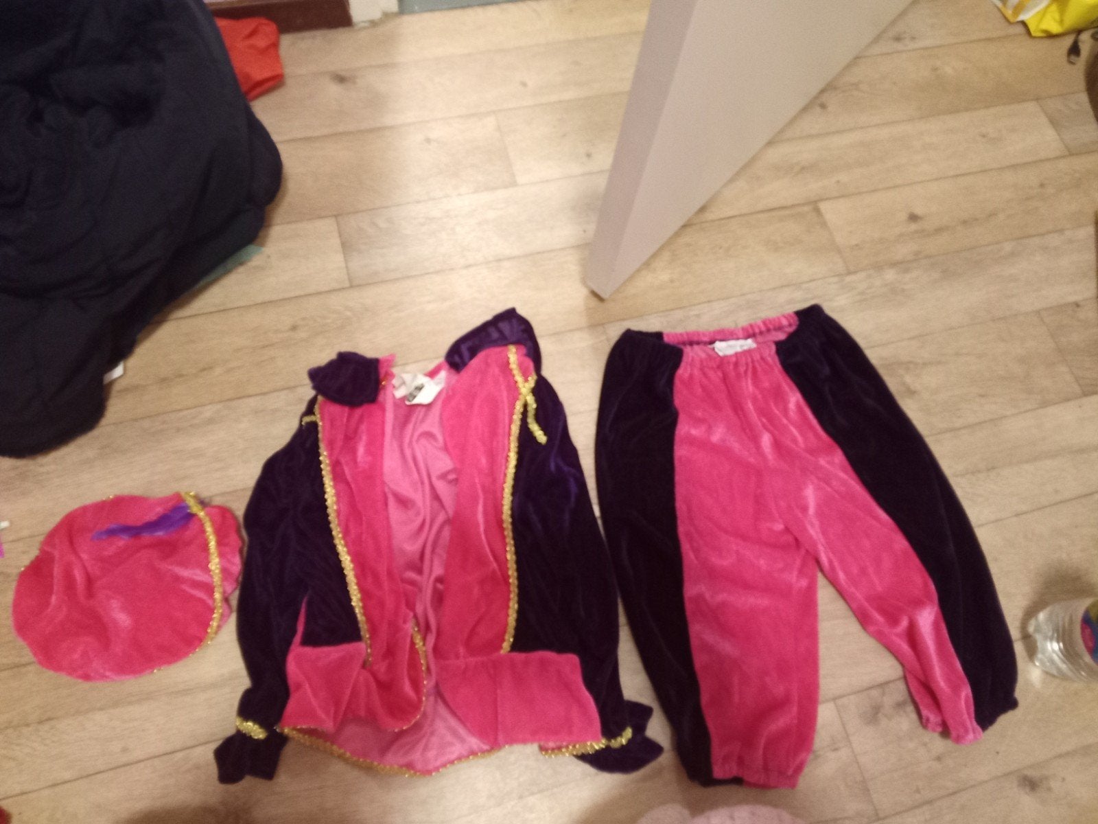 nieuwe mooie pieten pak 8-6 geheel pak met must, Ophalen of Verzenden, Nieuw, Jongen of Meisje