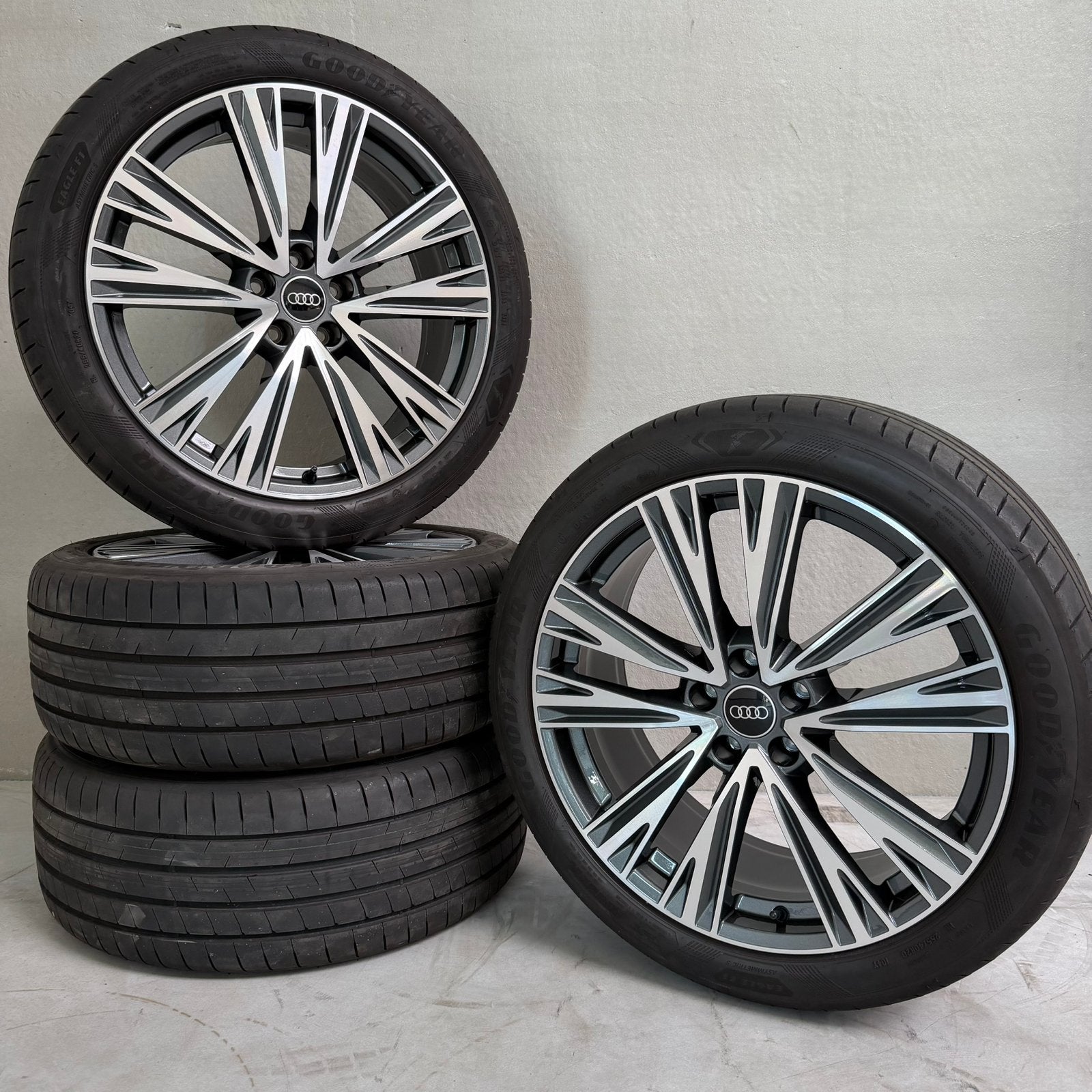 20 INCH ORIGINELE AUDI A6 S6  VELGEN + ZOMERBANDEN, Auto-onderdelen, Banden en Velgen, Gebruikt, 255 mm, Banden en Velgen, Ophalen of Verzenden