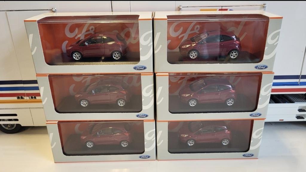 Minichamps Ford KA MK.2 Hot Magenta Dealer Edition - 2009, Auto, Ophalen of Verzenden, Zo goed als nieuw, MiniChamps