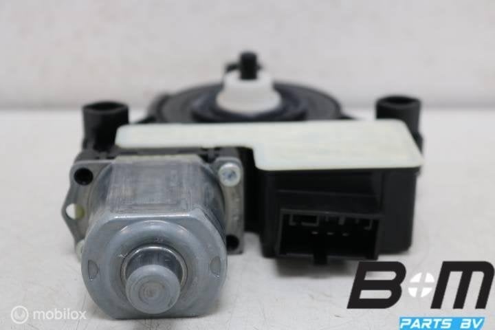 Raammotor rechtsachter VW Tiguan 5NA 5Q0959812E, Gebruikt