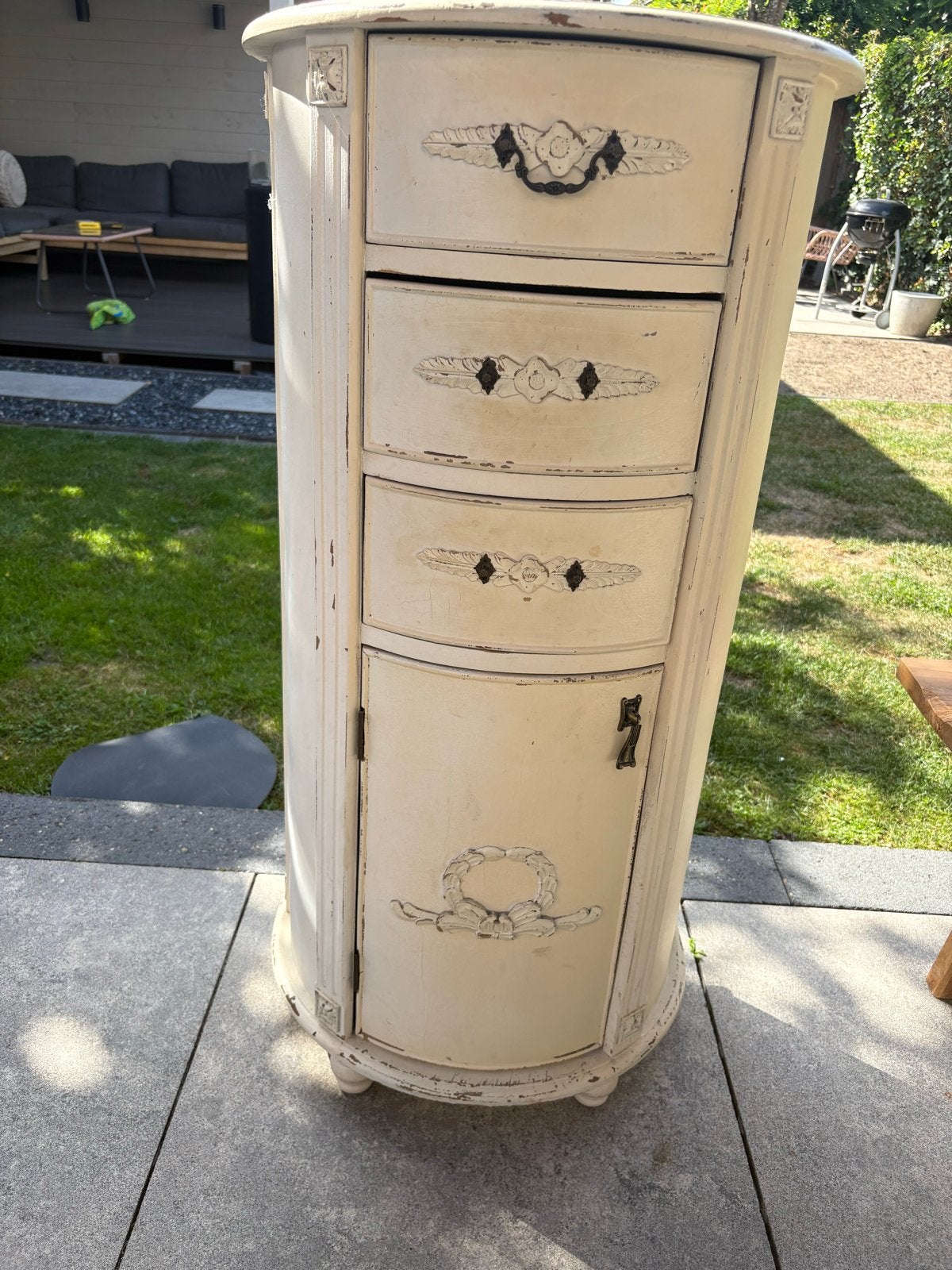 Vintage Crèmekleurige Ladekast met Sierlijke Details, Ophalen