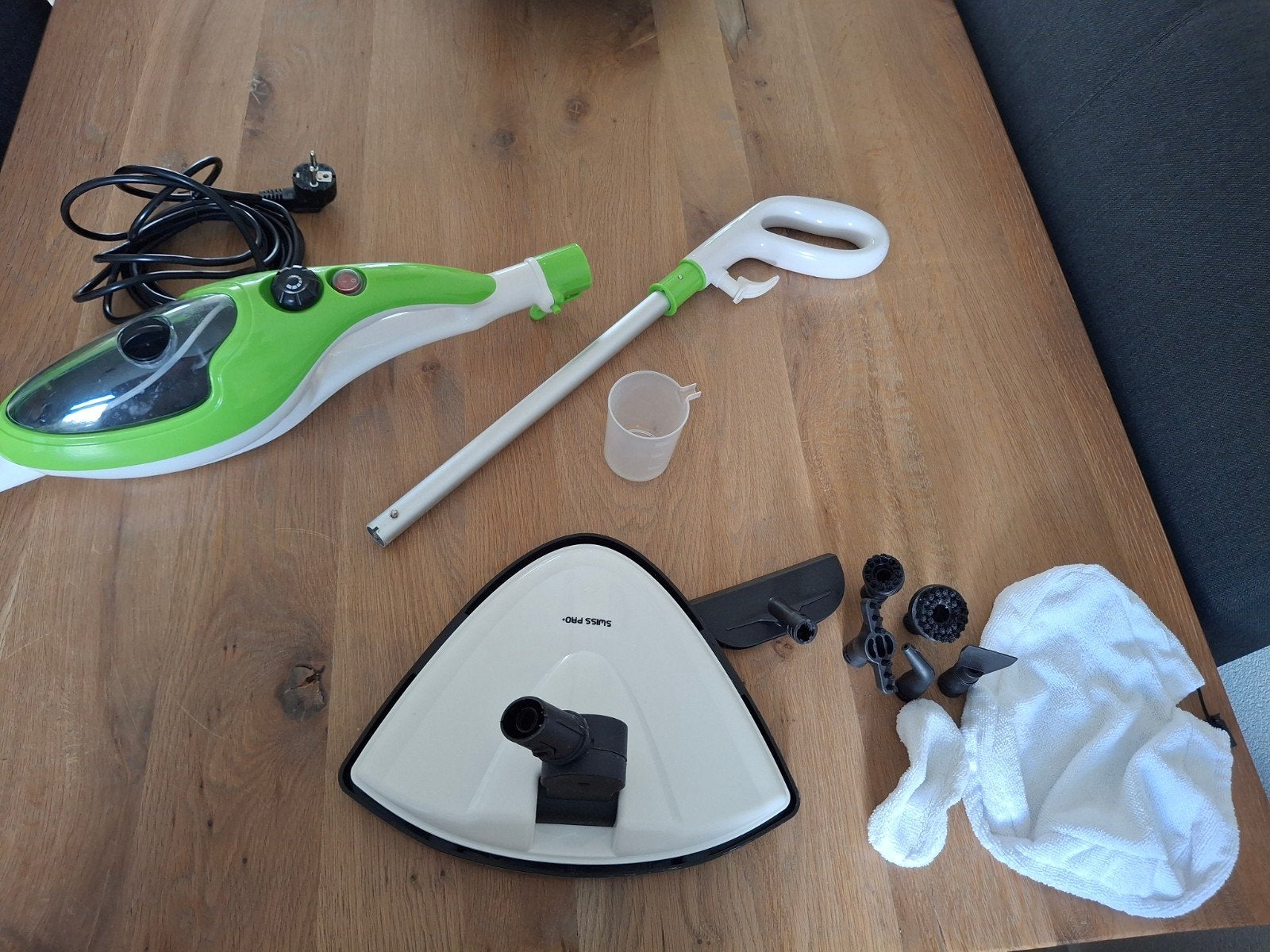 Swiss Pro Stoomreiniger - Compleet met accessoires, Ophalen, Zo goed als nieuw, Stoomreiniger