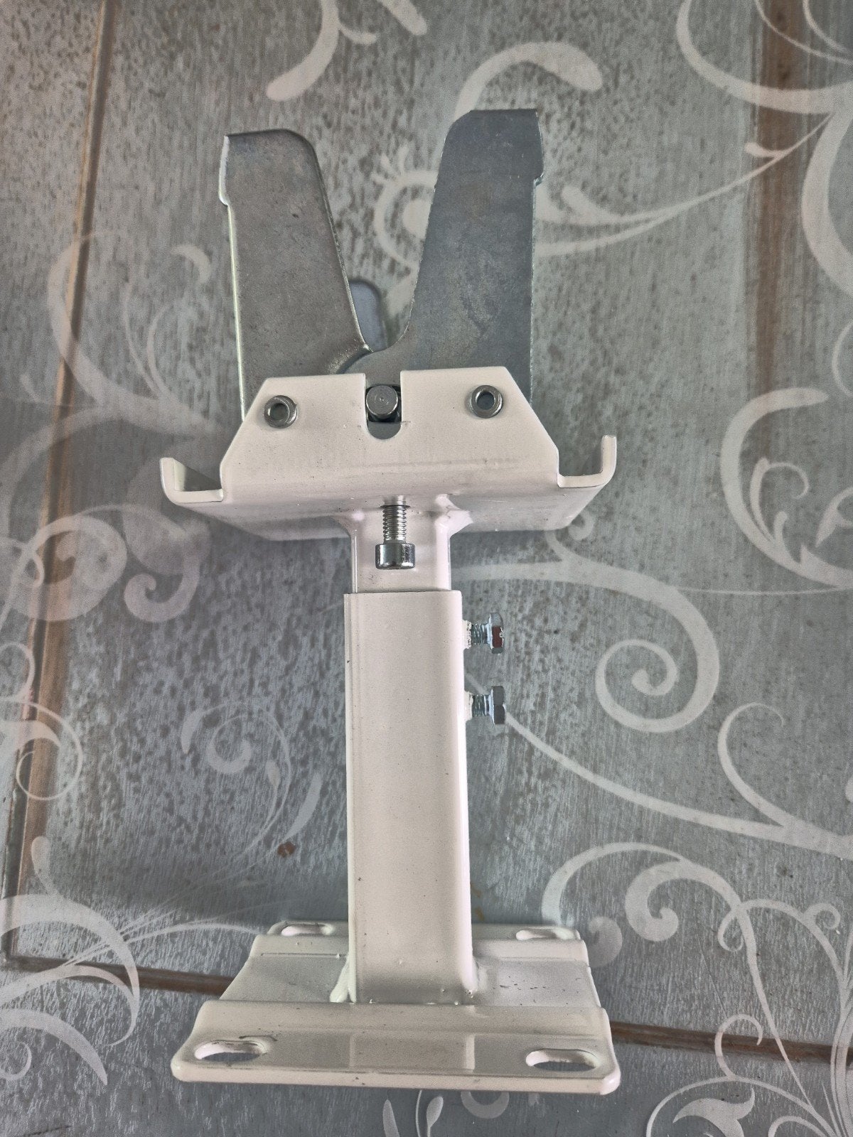 Verstelbare radiatorsteun met pluggen en schroeven, Ophalen of Verzenden, Nieuw, Radiator