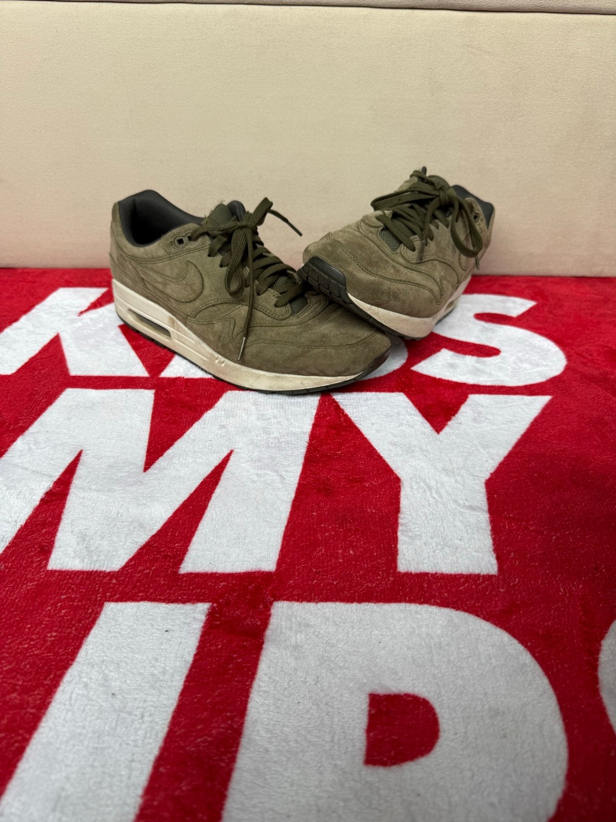 Nike Air Max 1 Olive Canvas Suede, Overige kleuren, Ophalen of Verzenden, Sneakers of Gympen, Gedragen