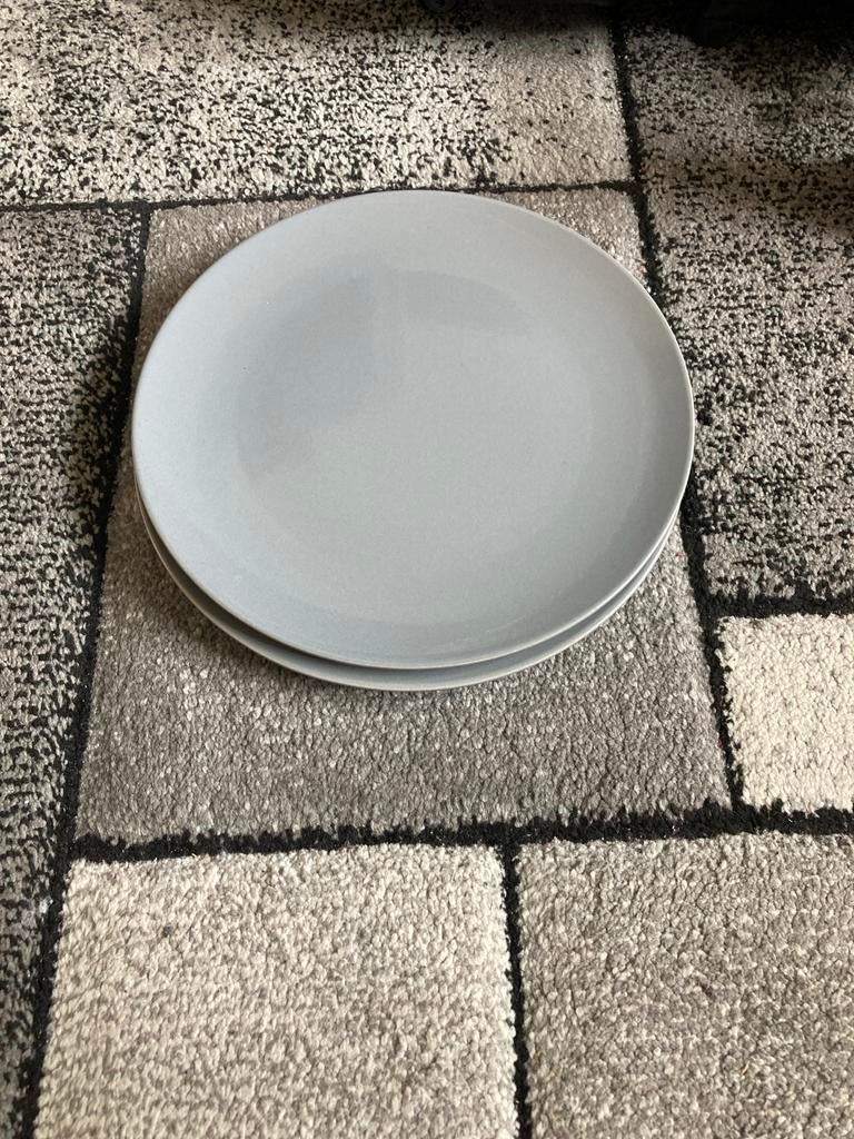 Infinity Borden - Set van 2, Grijs, Huis en Inrichting, Keuken | Servies, Ophalen, Keramiek, Zo goed als nieuw, Bord(en)