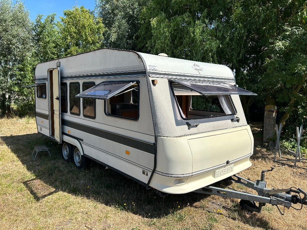 Hobby Caravan 520 uit 1992. 4 pers. Mooie en originele staat, Hobby, Particulier, 5 tot 6 meter, Schokbreker