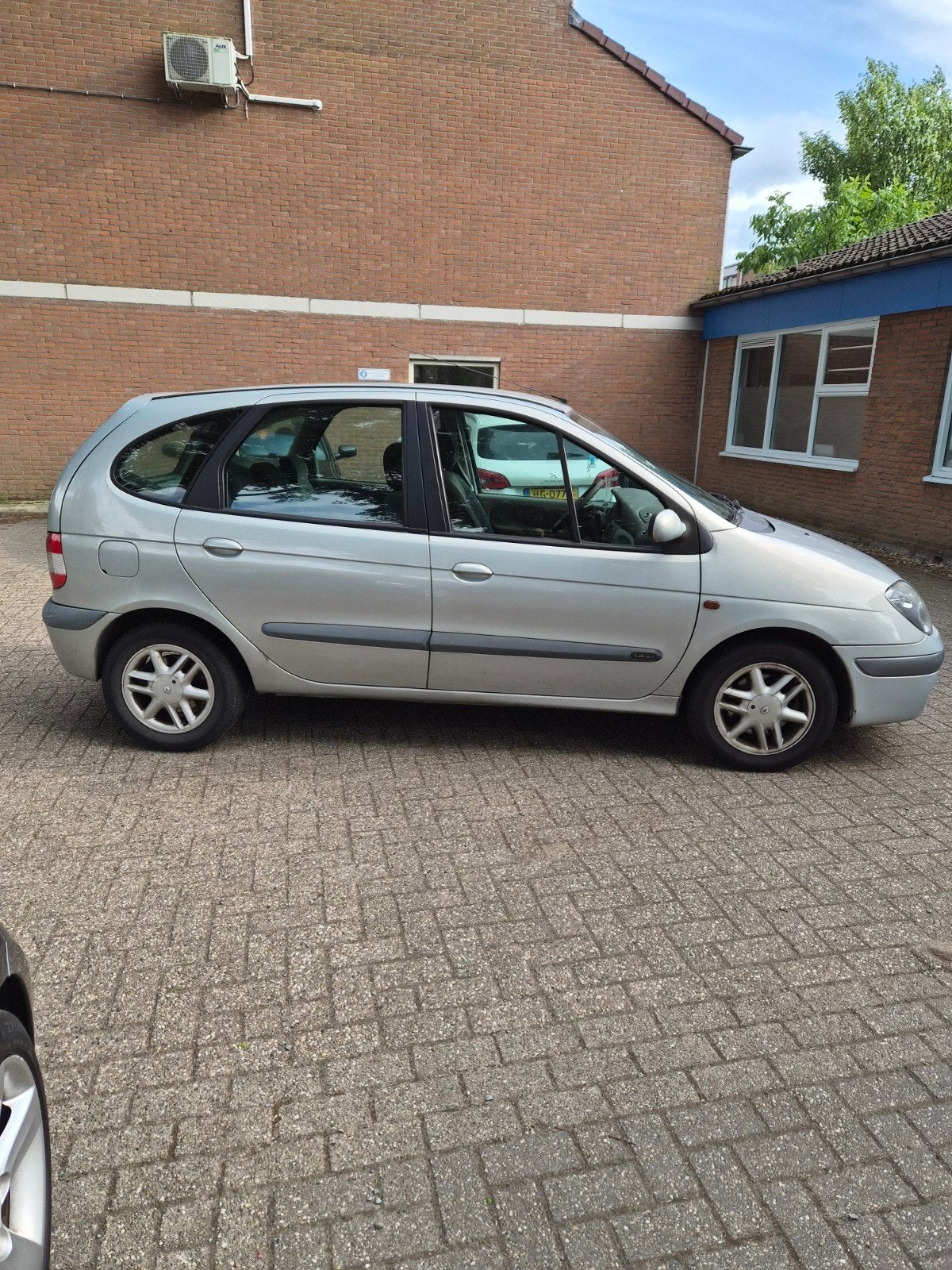 Renault scenic, Ophalen