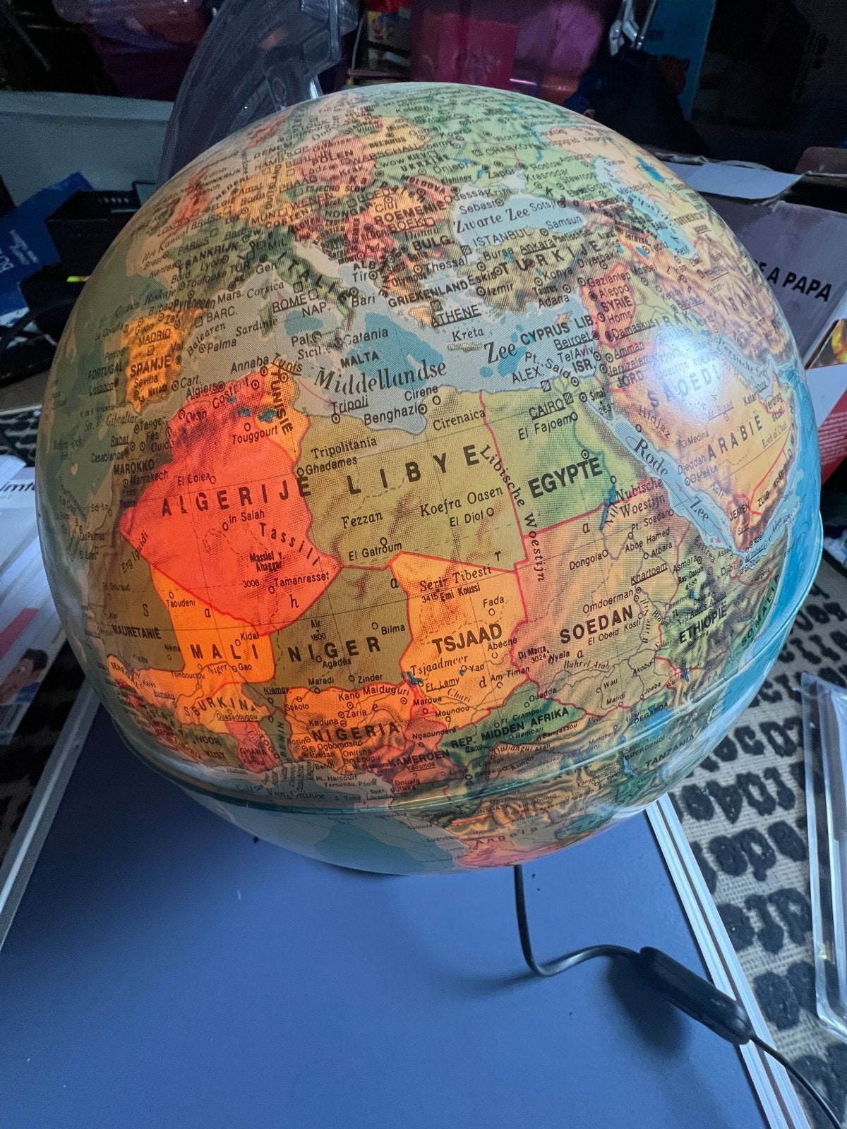 Verlichte Wereldbol - Decoratief en Educatief, Kunststof, Ophalen of Verzenden, Staatkundige wereldbol, Verlicht