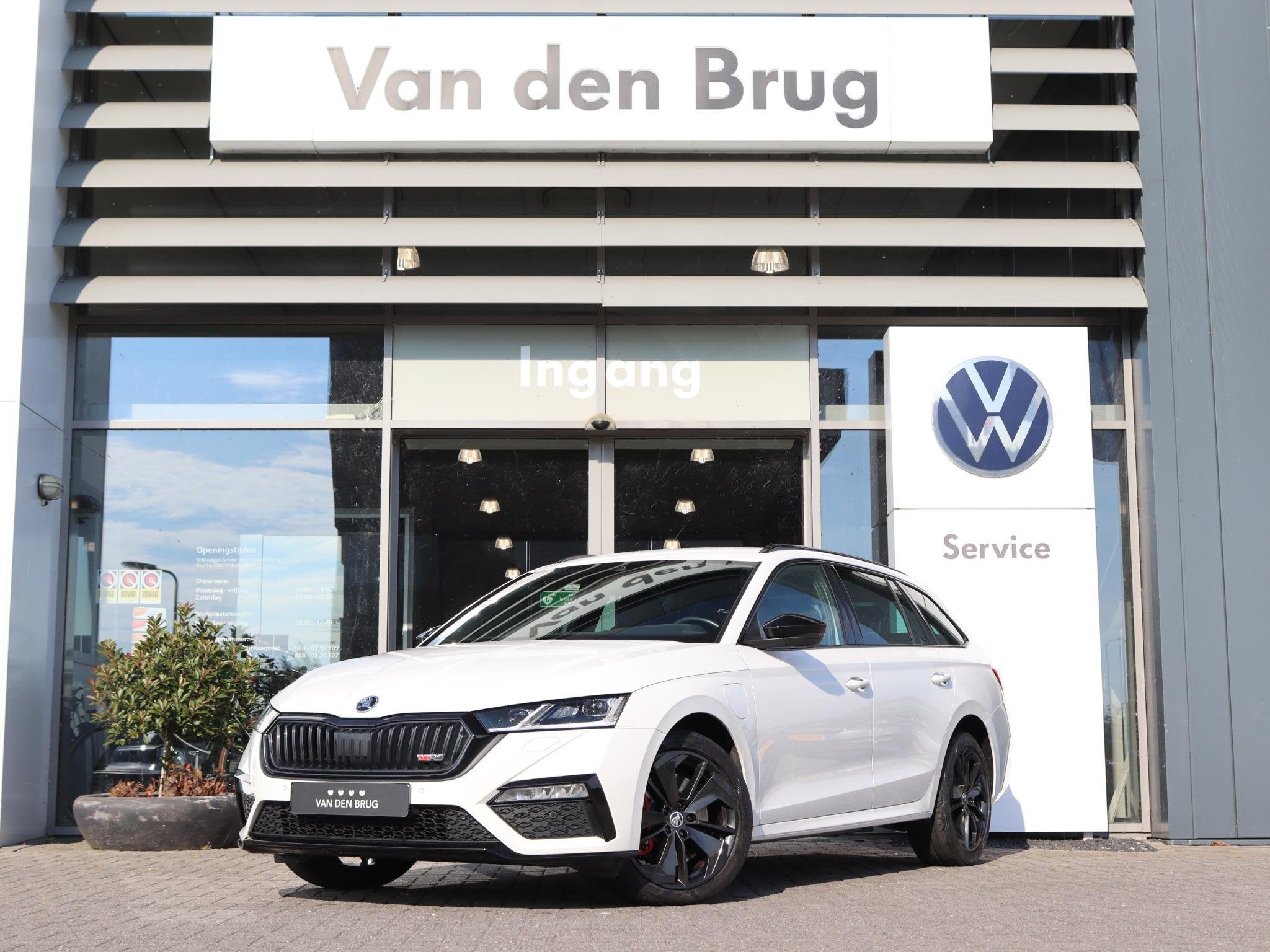 Skoda Octavia Combi 1.4 TSI RS 245 pk DSG iV PHEV Business |, Auto's, Stof, Gebruikt, 4 cilinders, Wit