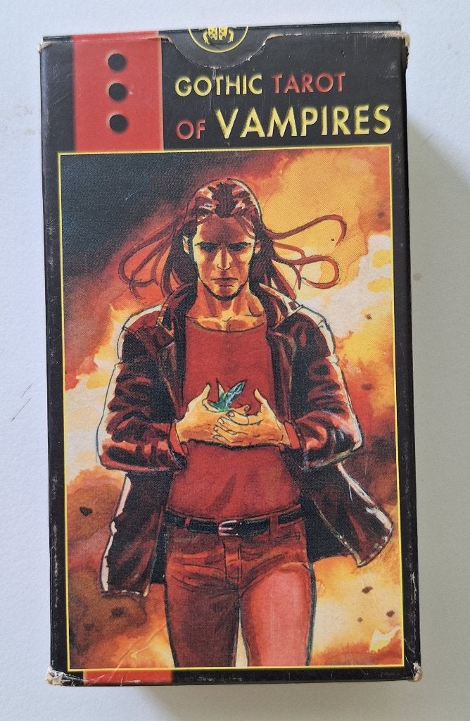 Gothic Tarot of Vampires – Lo Scarabeo, Boeken, Tarot of Kaarten leggen, Overige typen, Ophalen of Verzenden, Zo goed als nieuw