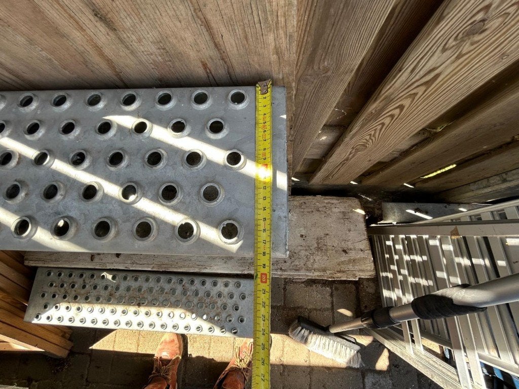 24 traptreden gegalvaniseerd lengte 80cm breed 20cm, Doe-het-zelf en Verbouw, Ophalen of Verzenden, Nieuw, Trap, Minder dan 2 meter