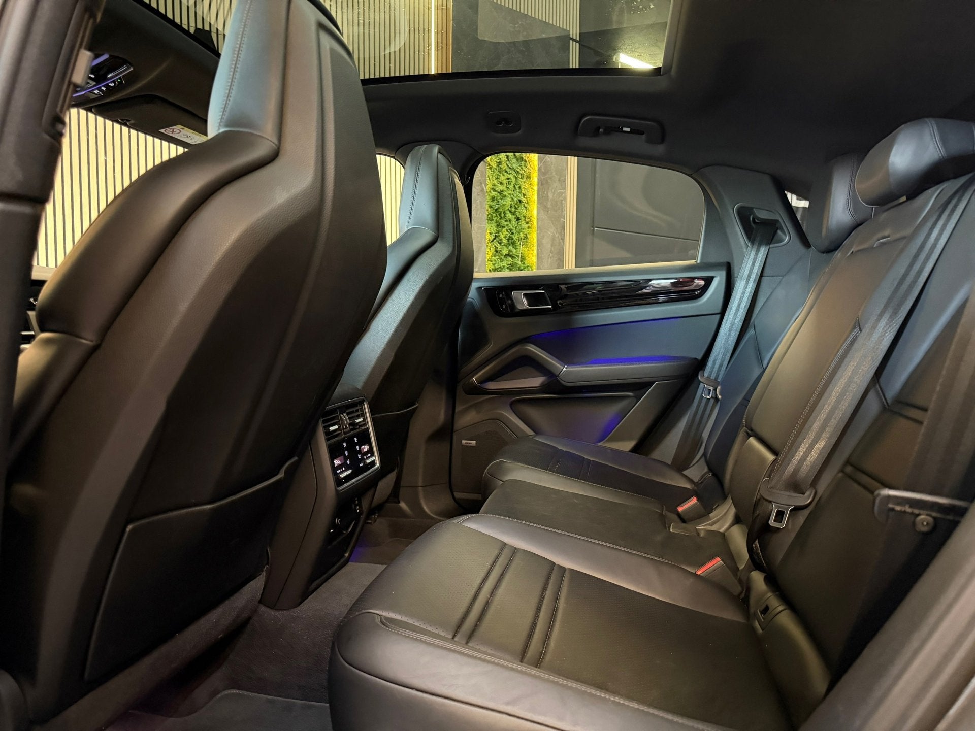 Foto 11 van Porsche Cayenne Coupé 3.0 E-Hybrid PANO|BOSE|SOFTCLOSE|SPOR