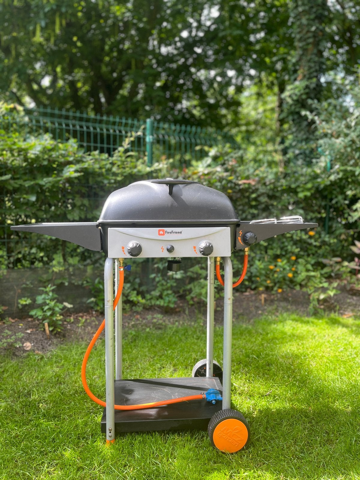 Firestarter gasbarbecue met lavastenen, zijbrander en hoes, Ophalen, Gebruikt