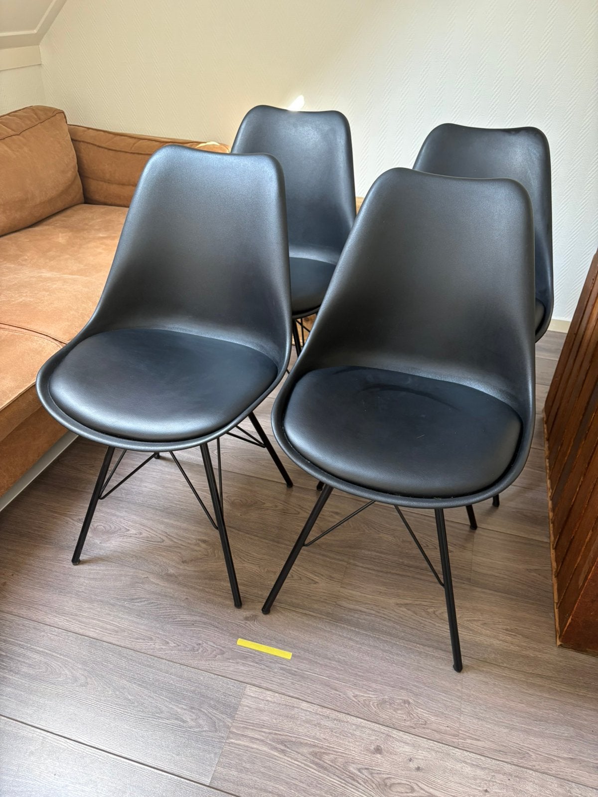 4 zwarte eetkamerstoelen Jysk Klarup, Ophalen, Gebruikt, Zwart, Kunststof