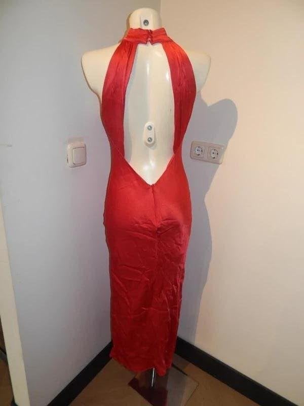 Meshki satin lange jurk cerise rood open rug elegant M, Kleding | Dames, Jurken, Maat 38/40 (M), Meshki, Verzenden, Zo goed als nieuw