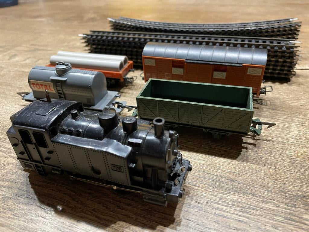 Vintage Jouef Treinset met Locomotief en Wagons, Jouef, Gelijkstroom of Wisselstroom, Ophalen of Verzenden, Analoog