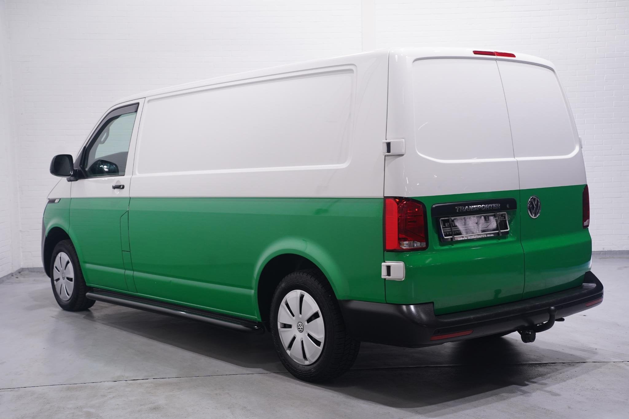 Volkswagen Transporter 2.0 TDI 110 pk L2H1 Airco, Two Tone G, Voorwielaandrijving, Stof, Gebruikt, 4 cilinders