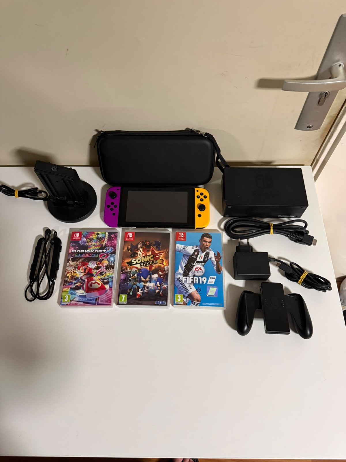 Nintendo Switch + Mario Kart 8 Deluxe / Veel Extra’s, Racen en Vliegen, Ophalen of Verzenden, Zo goed als nieuw, 3 spelers of meer
