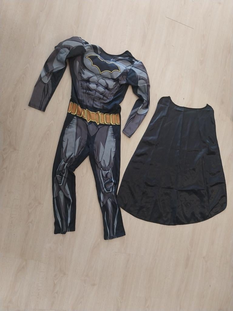 Batman kostuum met cape - Maat 122 t/m 128, Kinderen en Baby's, Carnavalskleding en Verkleedspullen, Ophalen of Verzenden, 122 t/m 128