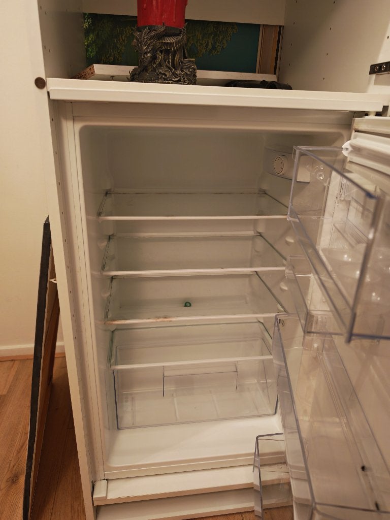 Inbouwkast met koelkast – slechts 2 weken gebruikt! gratis, Ophalen, Zonder vriesvak, 60 cm of meer, 160 cm of meer