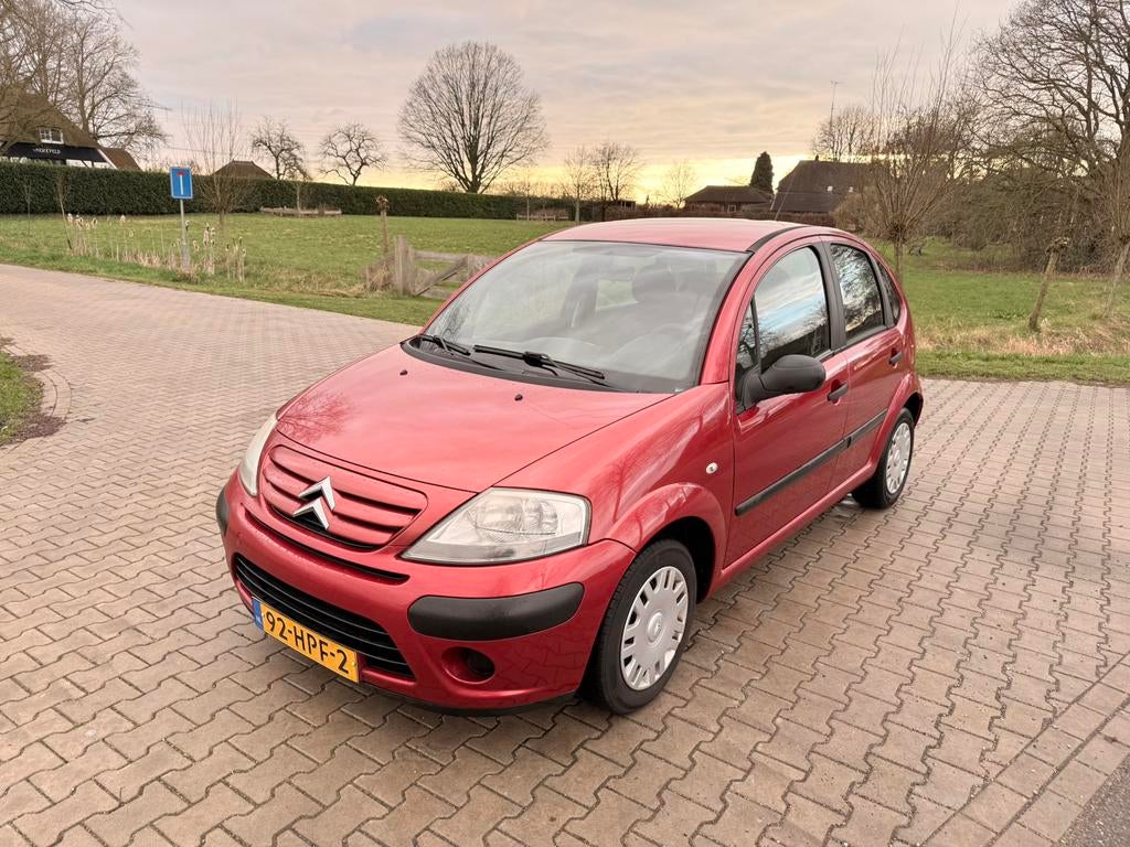 Citroën C3 1.1 I 2009 Rood nieuwe apk!, Auto's, Citroën, Voorwielaandrijving, Stof, 40 €/maand, 920 kg