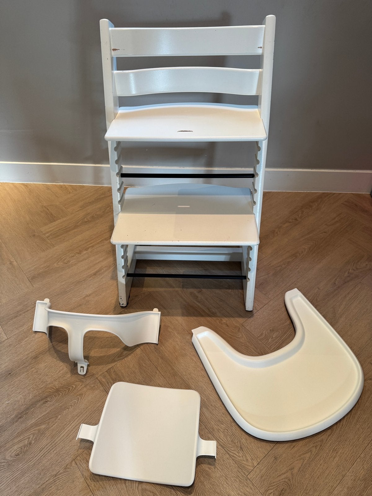 Stokke kinderstoel wit incl verkleiner en blad, Ophalen, Gebruikt, Meegroeistoel, Stoelverkleiner
