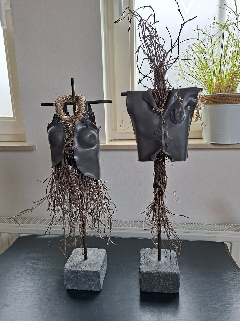 Twee torso's ( man en vrouw ) van lood, Ophalen, Gebruikt, Meerkleurig, Overige materialen