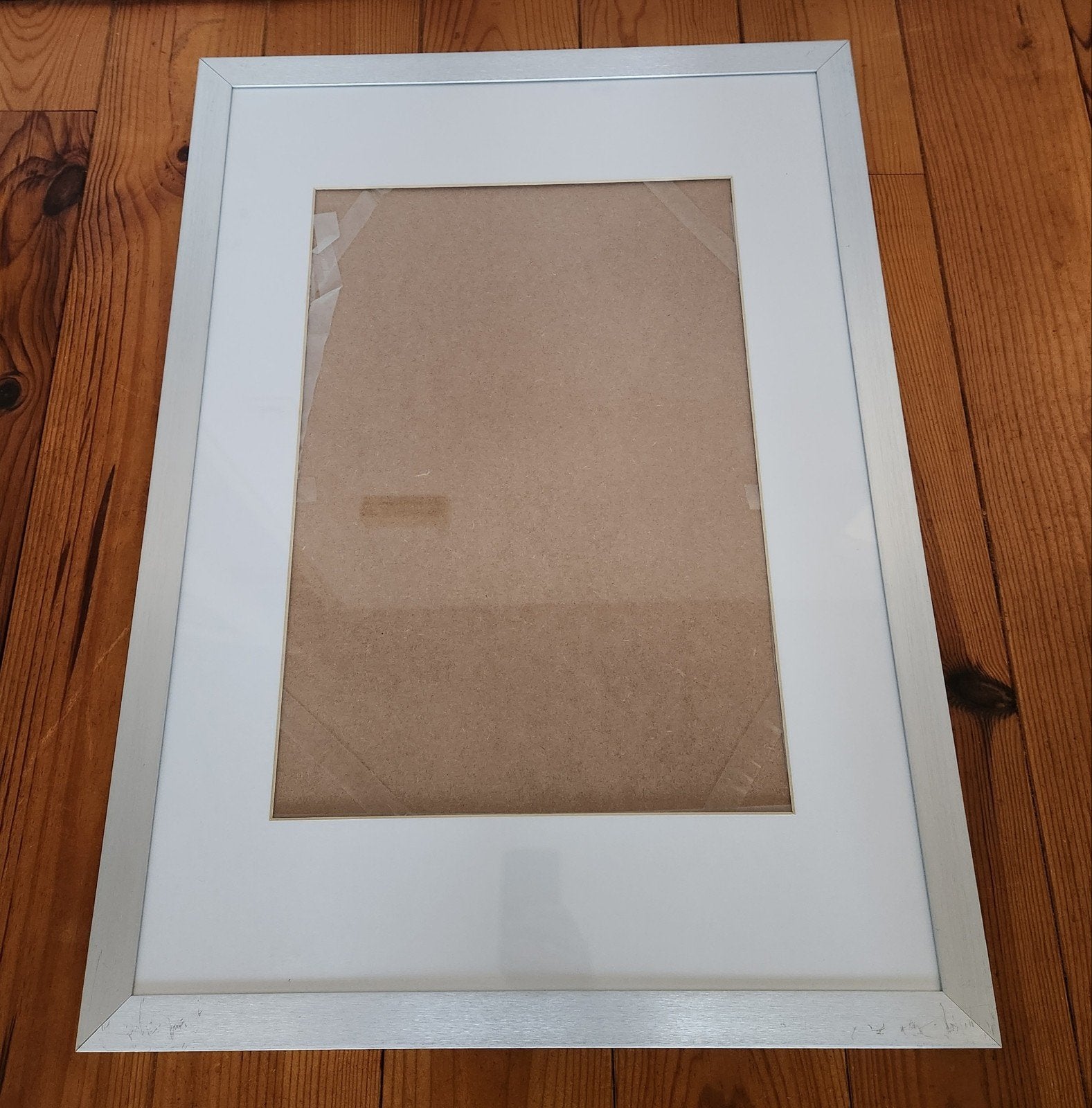 Stijlvolle moderne aluminium wissellijst

Afmetingen 75x55, Ophalen