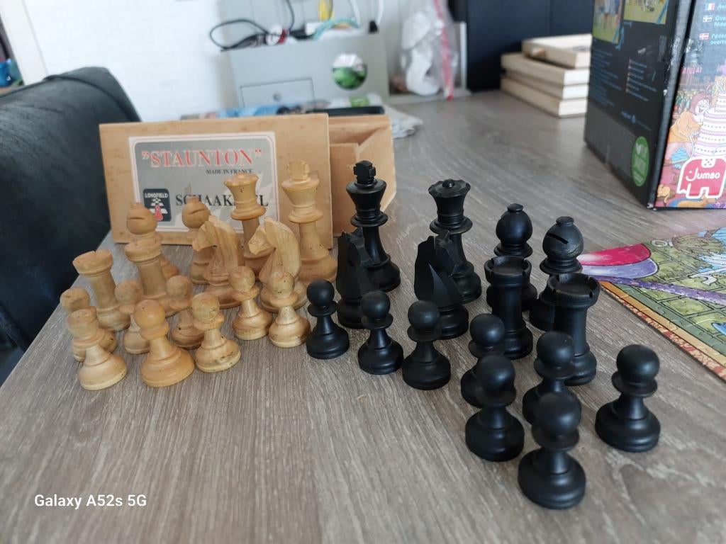 Vintadge  schaakspel. STAUNTON., Hobby en Vrije tijd, Denksport en Puzzels, Ophalen of Verzenden, Minder dan 500 stukjes