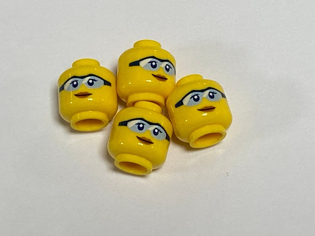 Partij Lego 4x nieuwe geel hoofd vrouwelijk met blauwe bril, Overige thema's, Lego, Nieuw, Ophalen of Verzenden