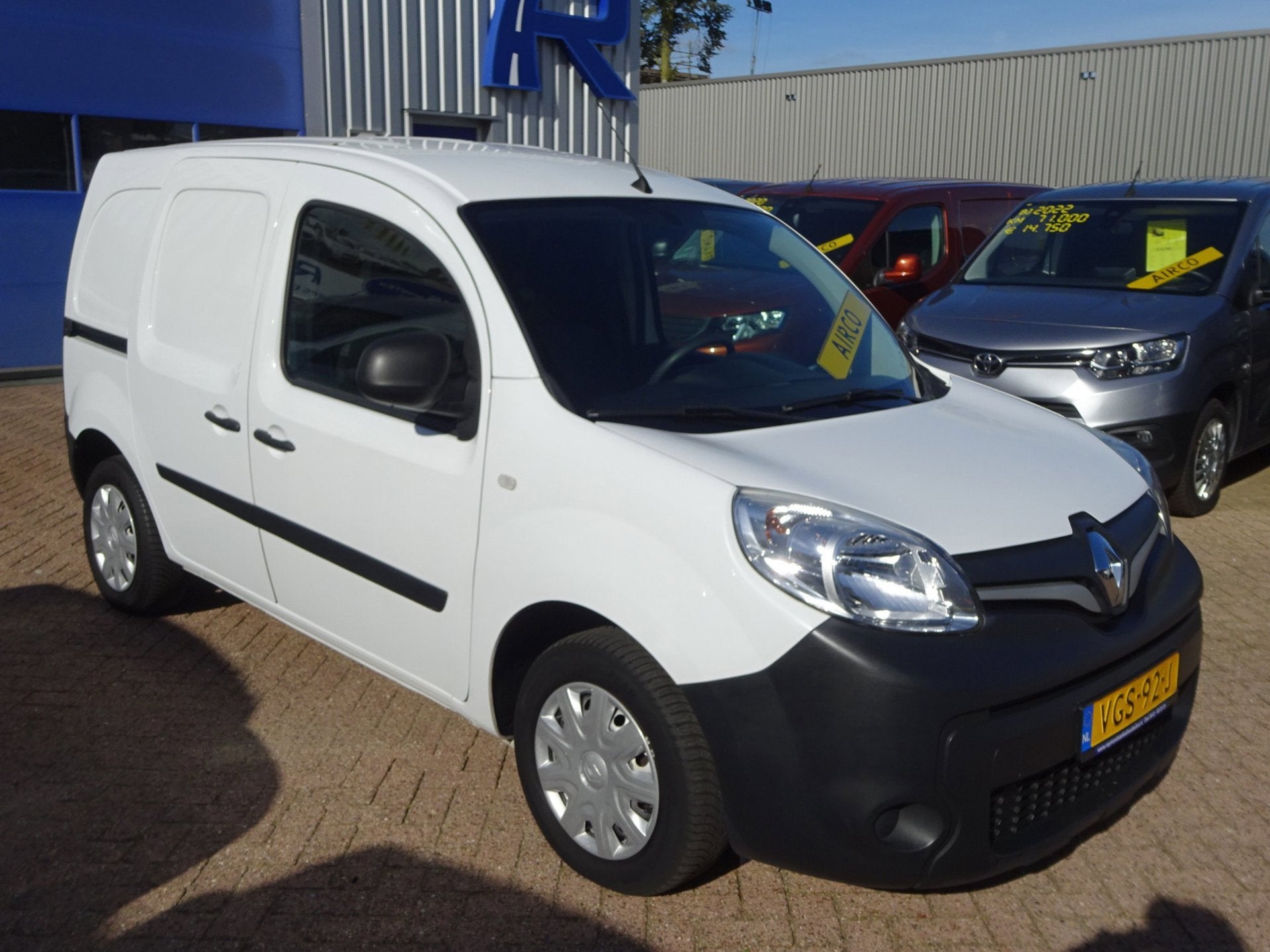 Renault Kangoo 1.5 Blue dCi 80 AIRCO NAVIGATIE CRUISE CONTRO, Auto's, Voorwielaandrijving, Dealer onderhouden, Stof, Gebruikt